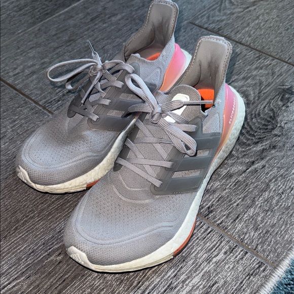 Adidas Women's Ultraboost Gray and Pink Athletic Shoes Size 8 - Picture 5 of 5